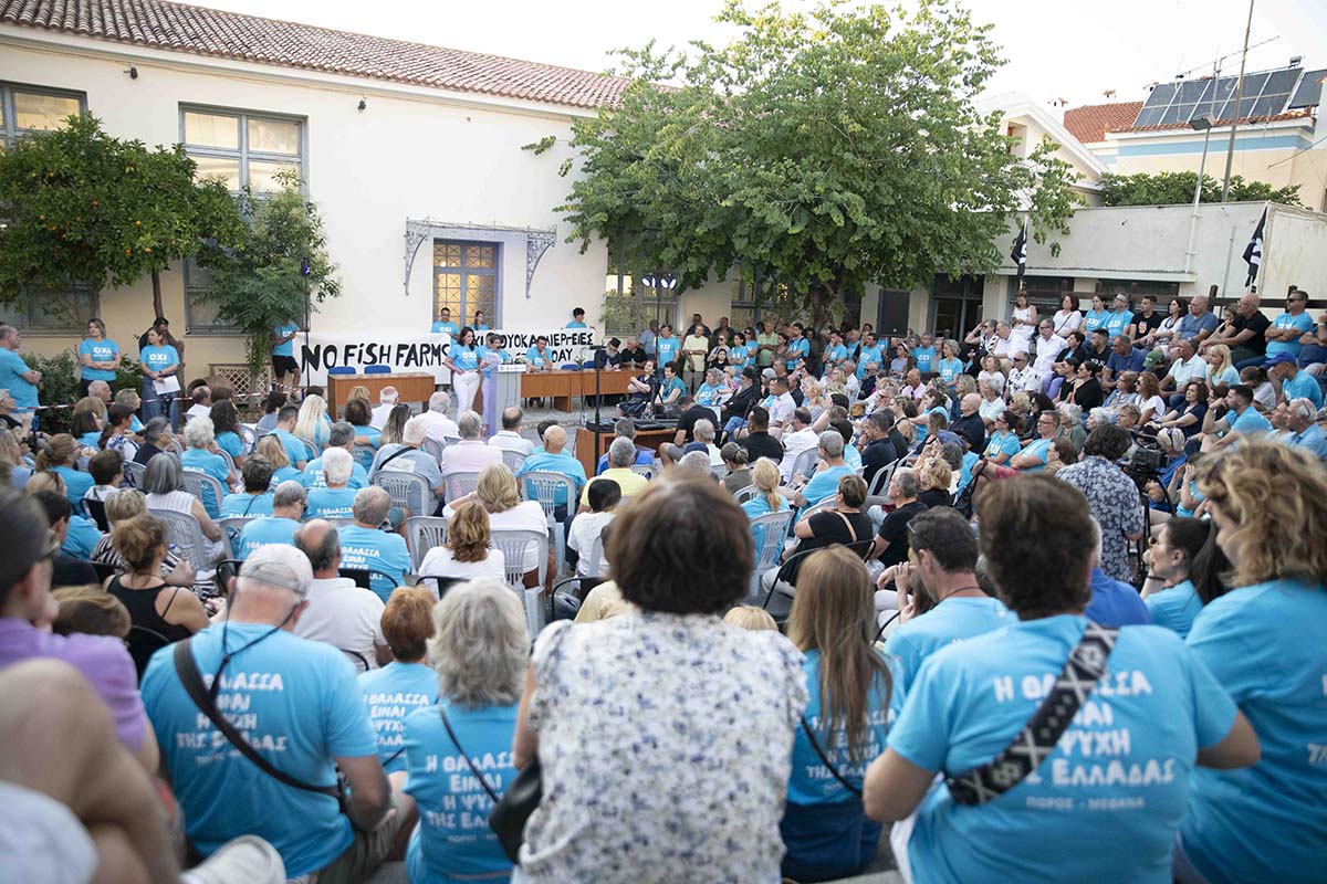 ΧΙΛΙΑΔΕΣ ΠΟΛΙΤΕΣ ΣΤΟΝ ΠΟΡΟ ΚΑΤΑ ΤΗΣ ΑΝΕΞΕΛΕΓΚΤΗΣ ΕΠΕΚΤΑΣΗΣ ΤΩΝ ΙΧΘΥΟΚΑΛΛΙΕΡΓΕΙΩΝ