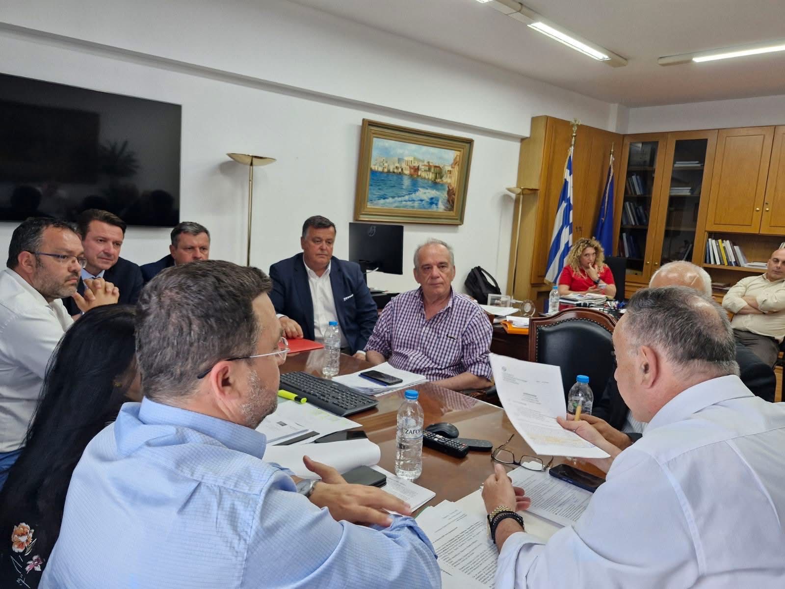 Ο ΔΗΜΑΡΧΟΣ ΠΟΡΟΥ ΣΤΟΝ ΥΦΥΠΟΥΡΓΟ ΚΕΛΛΑ ΓΙΑ ΤΟ ΕΙΔΙΚΟ ΧΩΡΟΤΑΞΙΚΟ ΤΩΝ ΥΔΑΤΟΚΑΛΛΙΕΡΓΕΙΩΝ